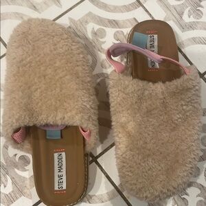 Steve Madden Beige Fuzzy Slippers